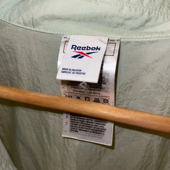 Reebok Button Up Shirt - Size M - Picture 3 of 4